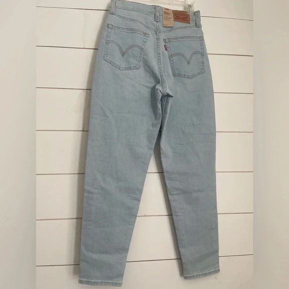 NEW! Levi's High Waisted Taper Women's Jeans Light wash Blue  Size W26L27 - Picture 10 of 10